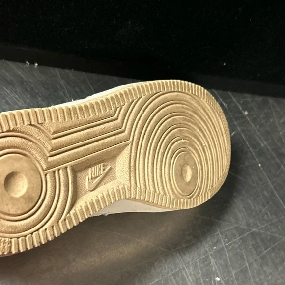 Nike Air Force 1 Size 9.5 Women - Picture 8 of 11